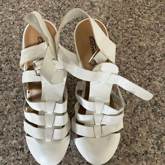Breckelles White Wedge Sandals 8 1/2 - Picture 1 of 11
